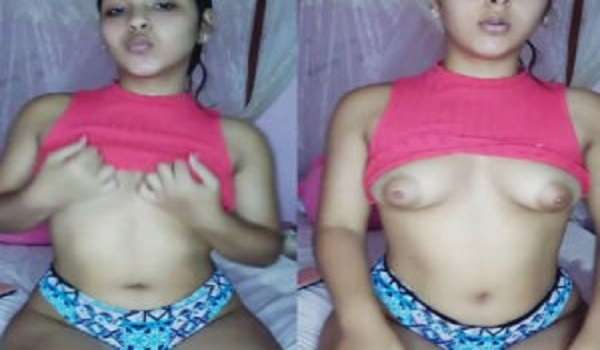 Nancy Apni Chuchi Dikhati Hui