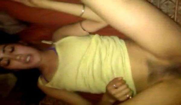 Punjabi Ladki Dard Jhel Nahi Pa Rahi – Real Tight Chudai MMS