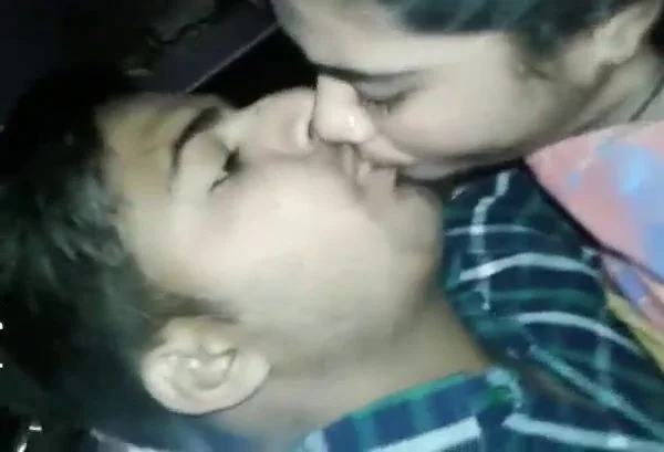 UP Ki Desi Chudai Clear Hindi Audio – Real Village Sex MMS Video