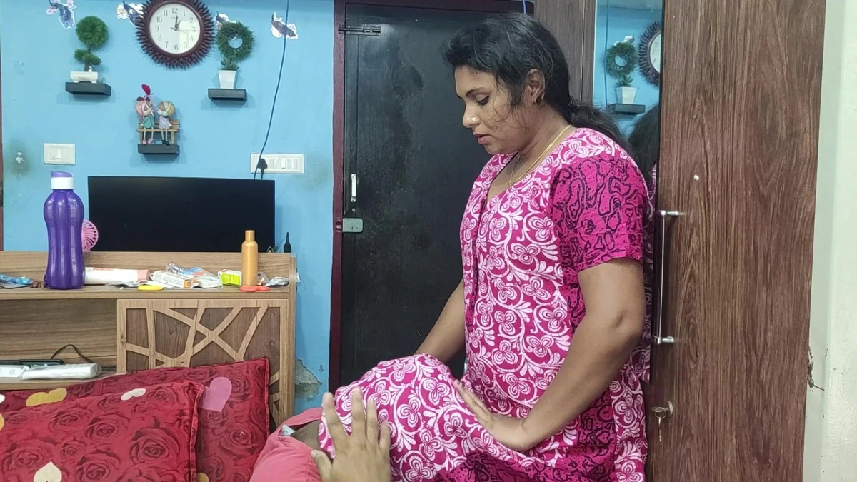 Malayali Desi Husband and Wife Hot Romantic Bedroom Sex in Nighty