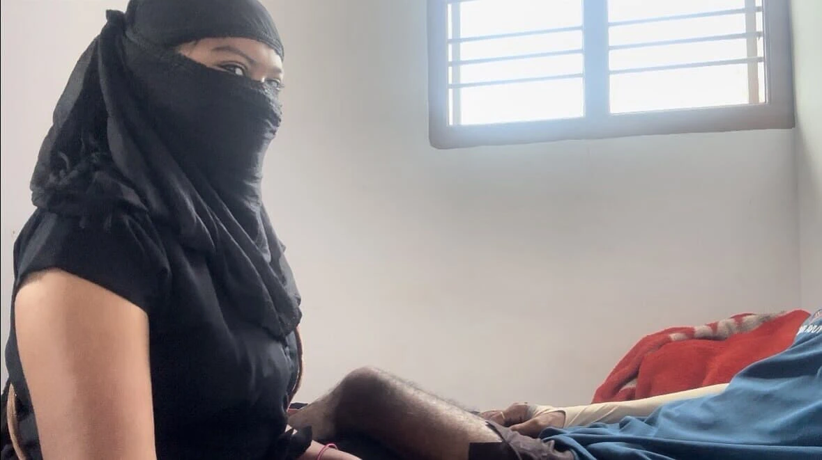 Tamil Muslim Girl Fucked Her Customer and Blowjob