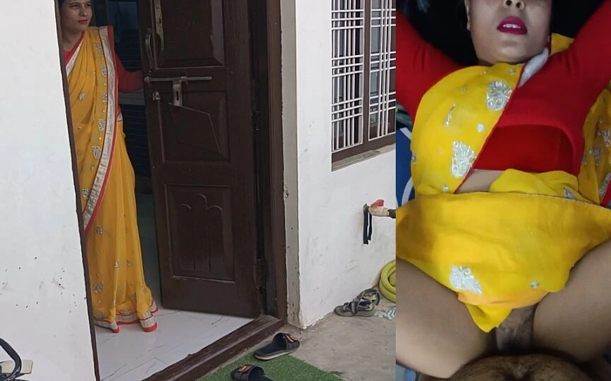 Standing at the Door, the Beautiful Sister-in-law Is Waiting to Get Fucked by Her Brother-in-law.