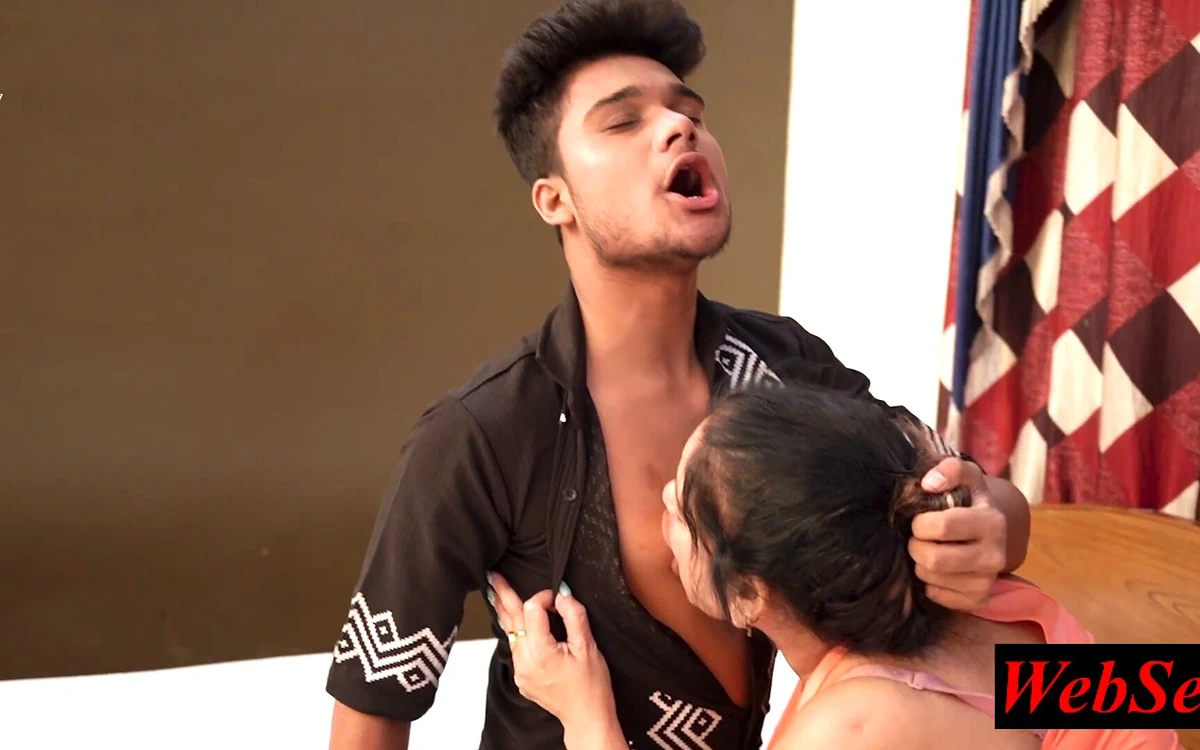 Beautiful Aunty Teaching Me How to Fuck! Indian Aunty Sex