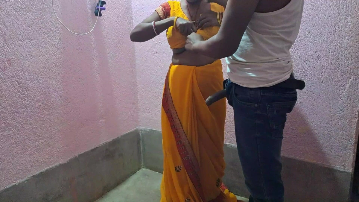 Indian Village Girlfriend Fuckng on Badroom in Ex Boyfriend