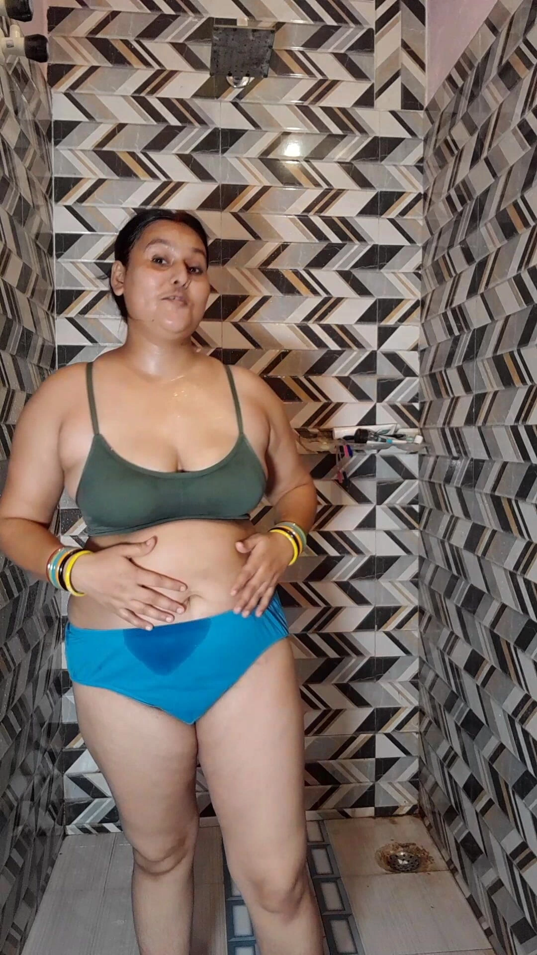 Delicious Puja Bhabhi Bathroom Vlog – Hot Nude Shower & Sexy Tease