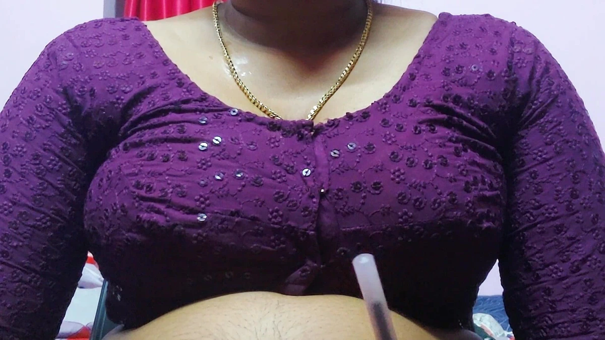 Indian Hot Girl Seduced by the Young Man