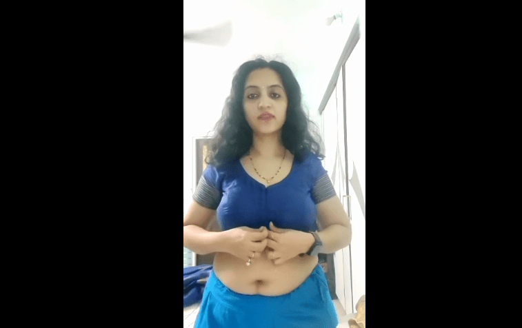 Busty Bojpuri Milf Aunty Removing Blouse & Showing Big Boobs