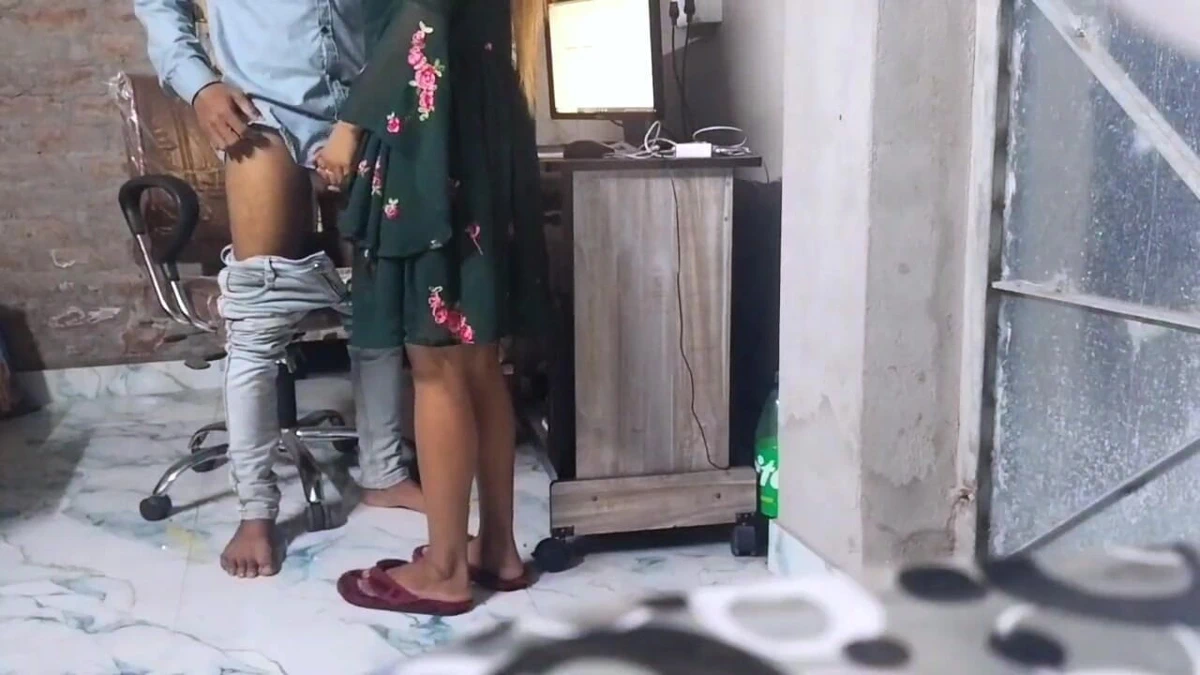 Sexy staff had a great sex video with the accountant in the office.