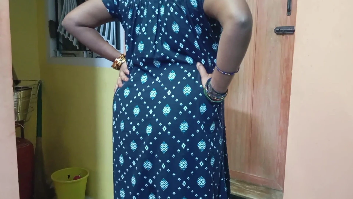 Indian Big Boobs Aunty Walk