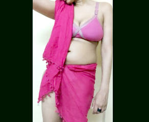 Hot Sexy Bhabhi Nude Video in Red Sharee