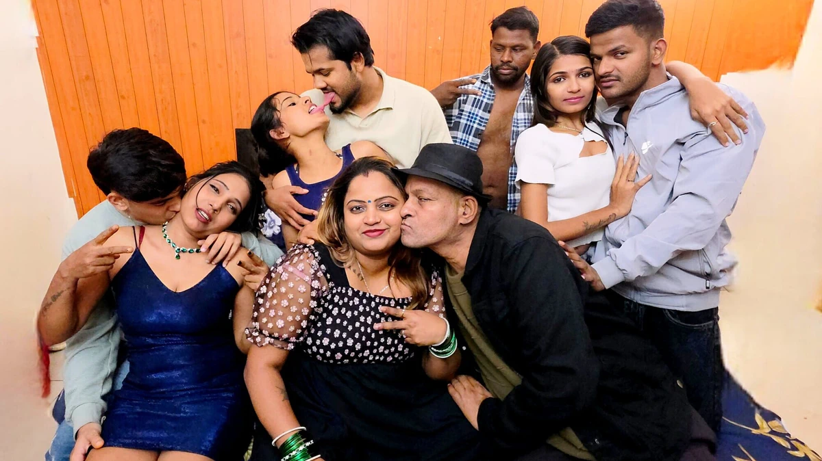 Indian Best Group Sex – Hot Desi Gangbang Threesome