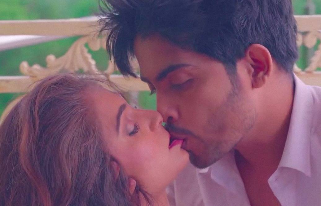 Balloons Hindi Unrated HDRip – Exchange (S01E01)