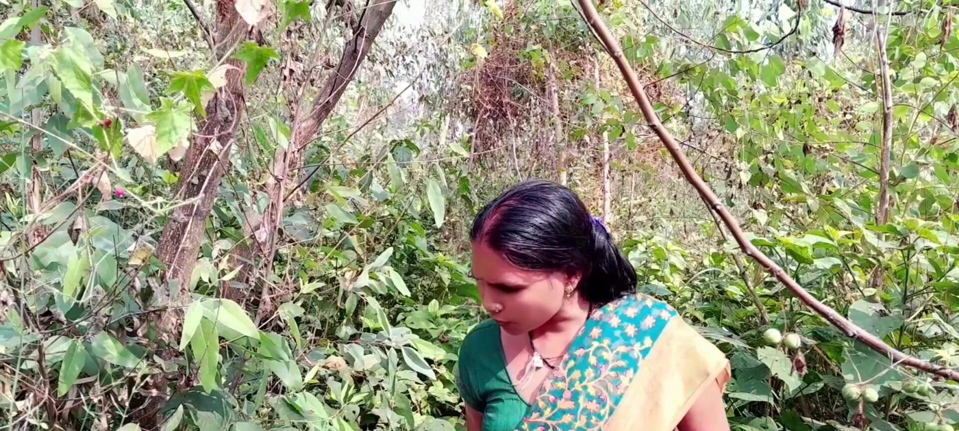 Indian Hot Girl Cheating Boyfriend in Jungle Sex