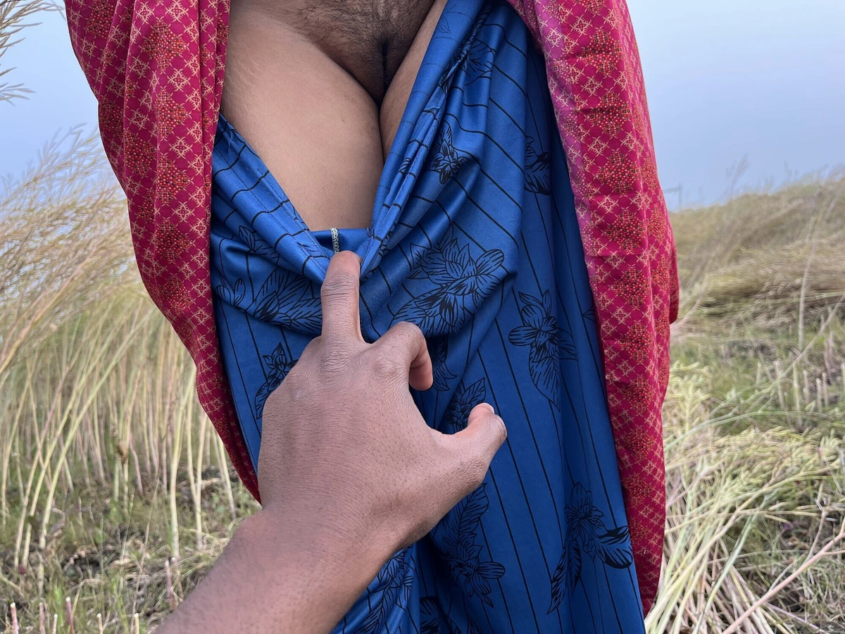 Desi Bhabhi Outside Romance