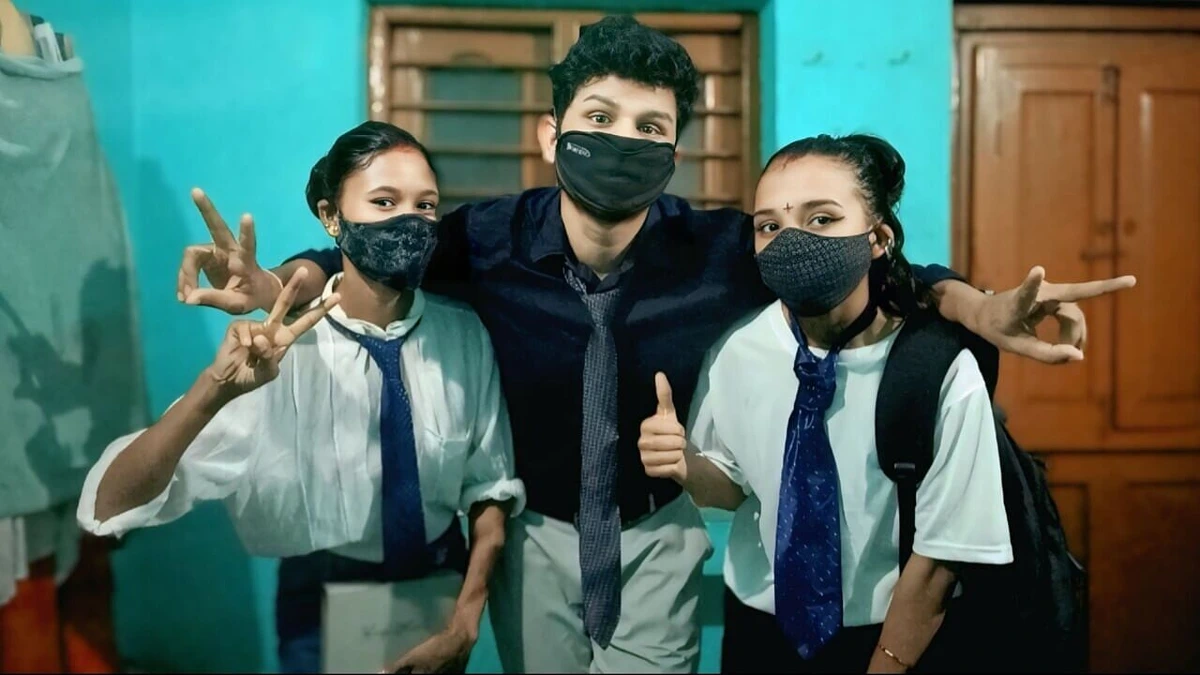 Real College Friends Preeti and Ishu Fuck with Boyfriend BBC XXX Video, Desi Indian College Friends Sex Video, Xxxx Hindi Audio