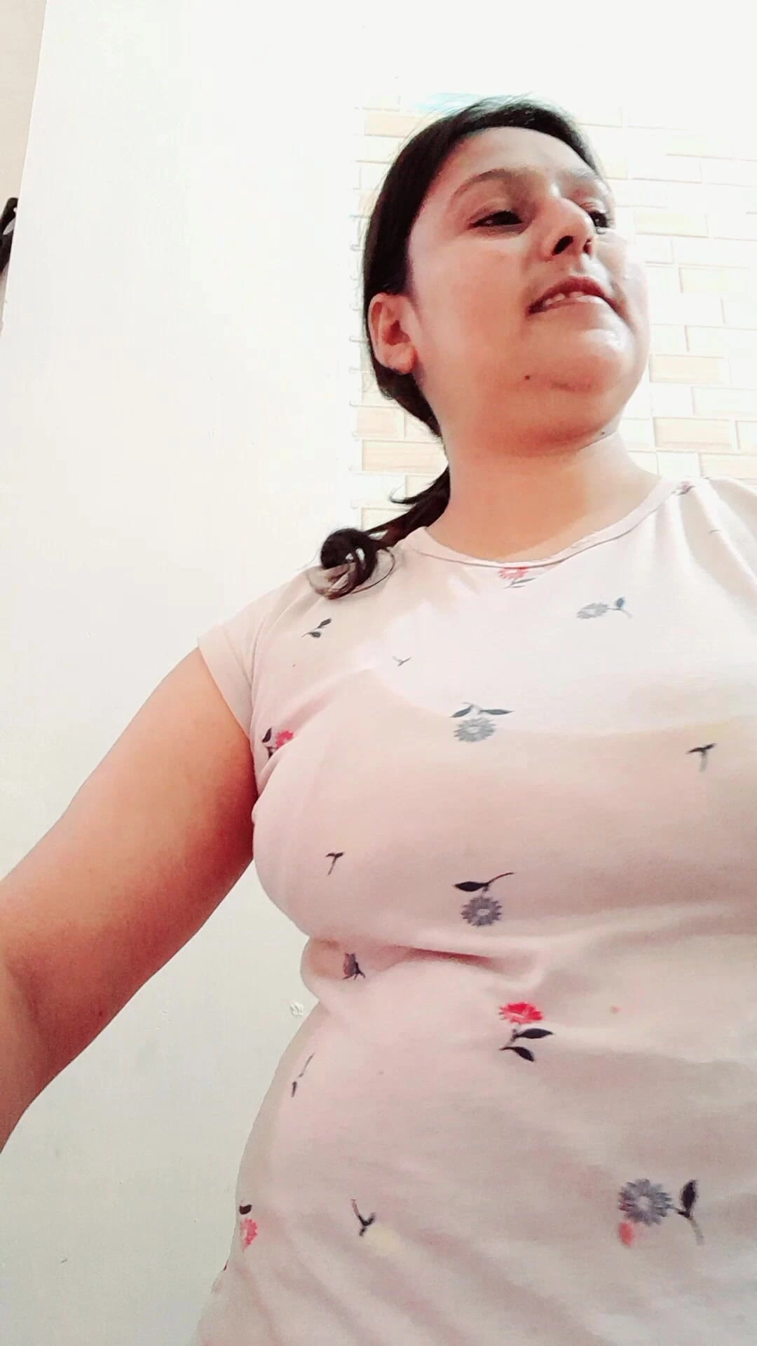 Desi Puja Bhabhi Morning Mein Nangi Hui