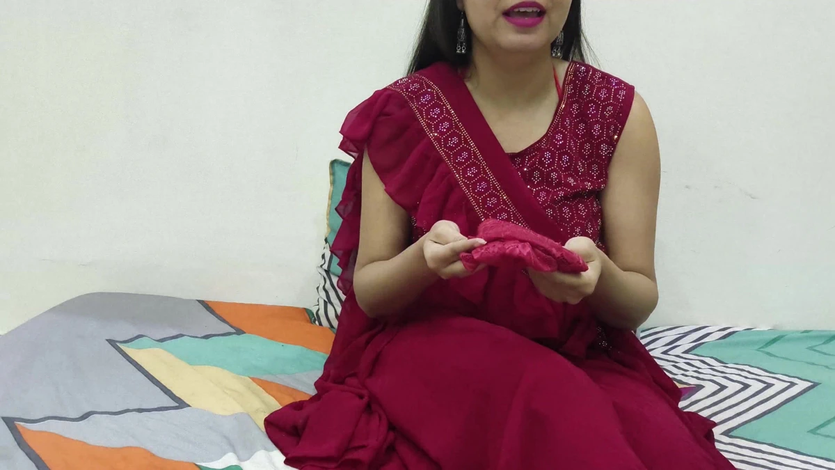 Hot Indian Saara Bhabhi Pussy Licking and Hard Fuck for Teaching First Sex to Devar.