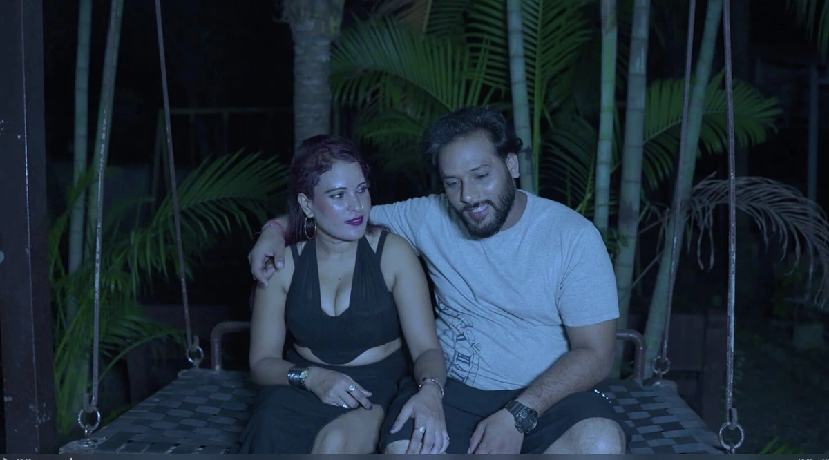 After Proposing to His Girlfriend, He Took Her to Bungalow to Propose, and After Proposing to Her, the Girl Also Had Some Sex.