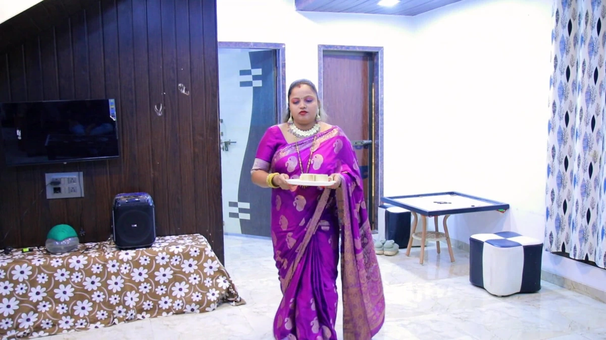 The Boss Had Bhabhi’s Milk Tea