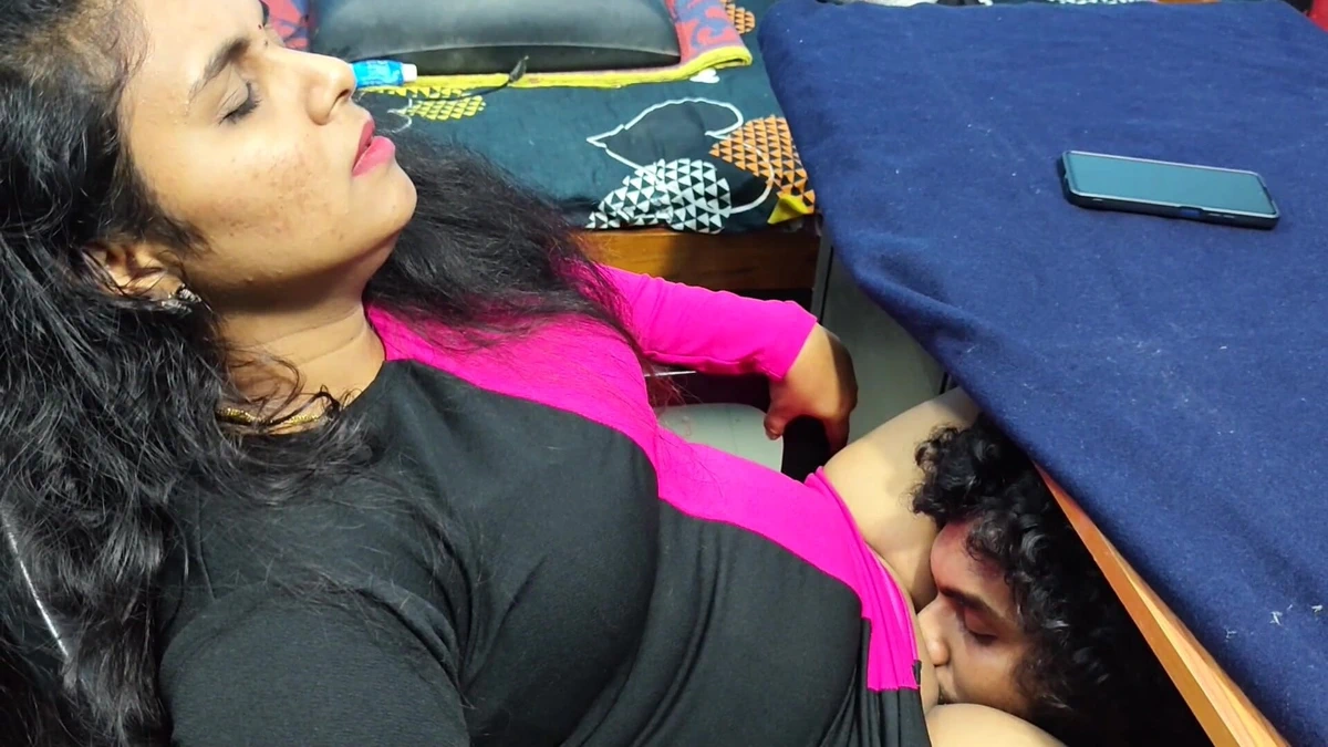 Lady Boss And Male Staff Hot Fuck In Office