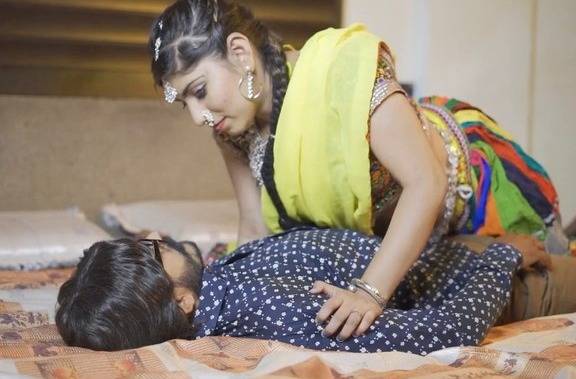 Pati Patni Aur Woh (2020) Adult Hindi Hot Web Series S01E02