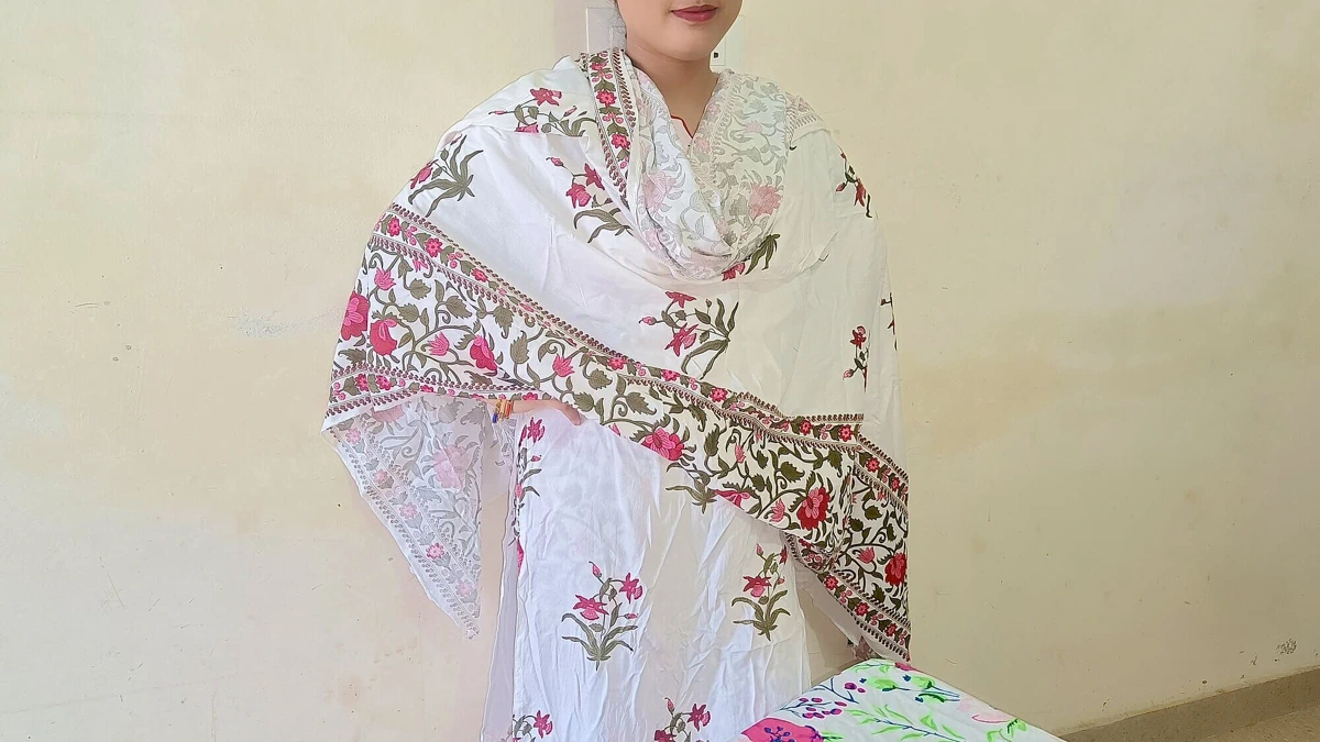 Cute Indian GF Sucked Cock And Fucked Doggy Style