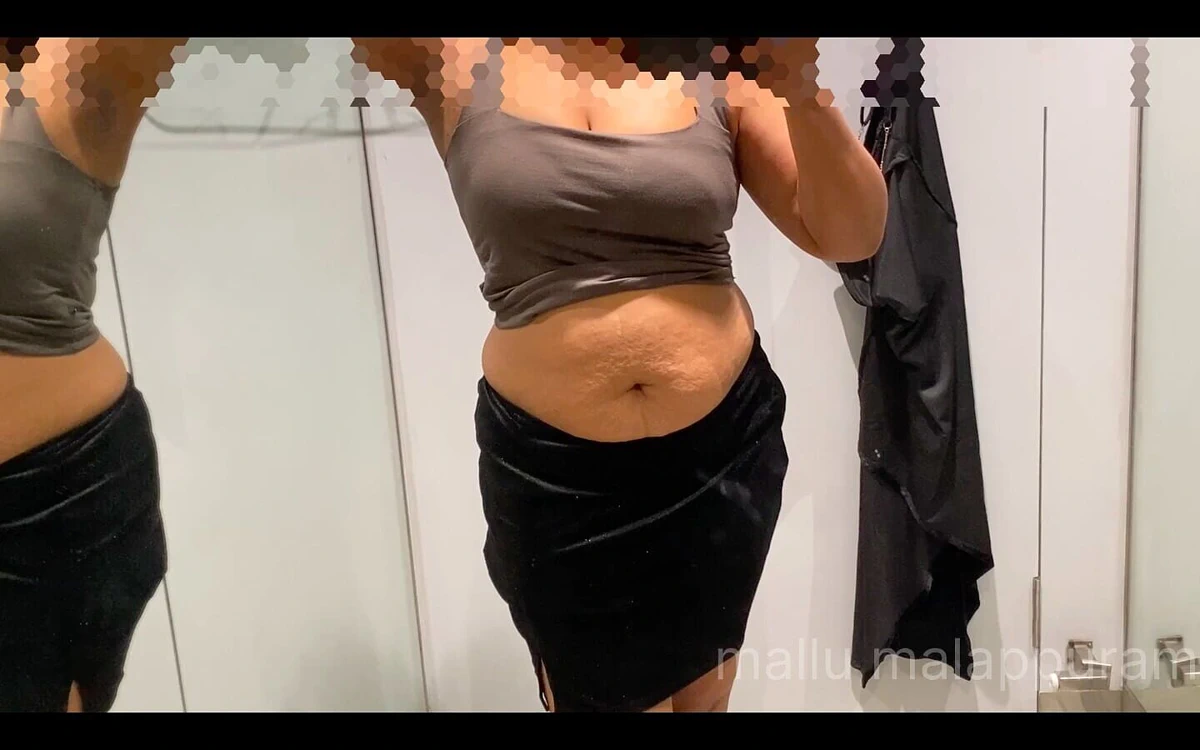 Mallu Girl Trying Sexy Dresses Mall