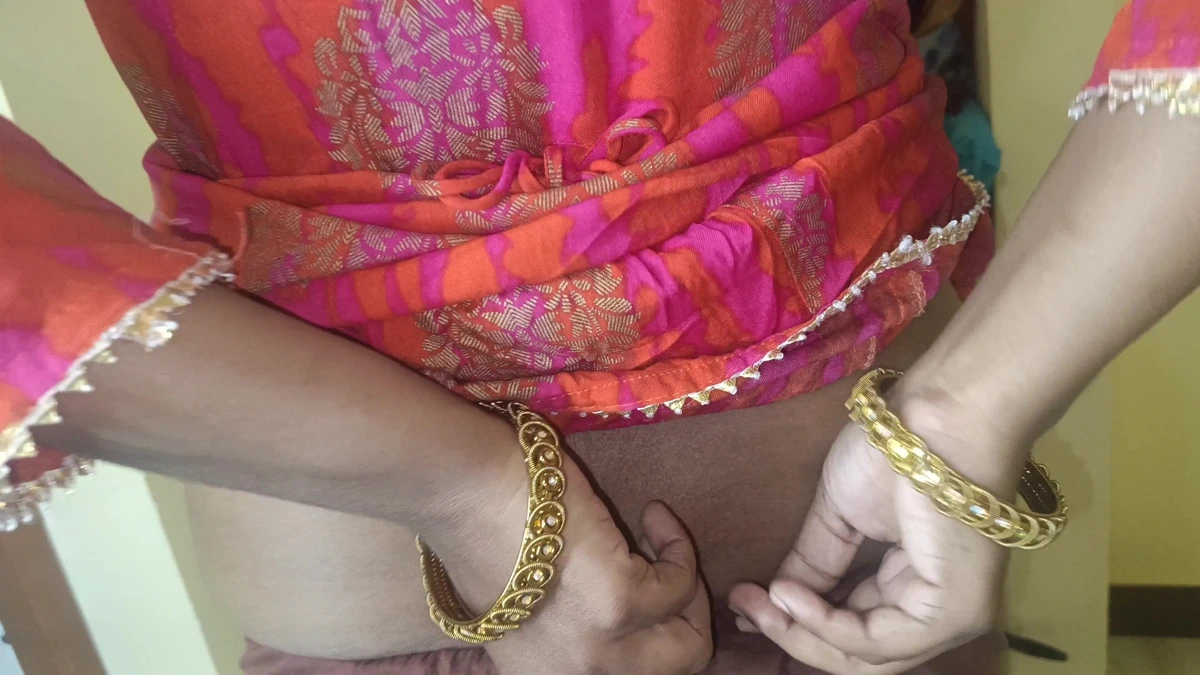 Housewife Showing Cute Breast for Her Step Stepbrother