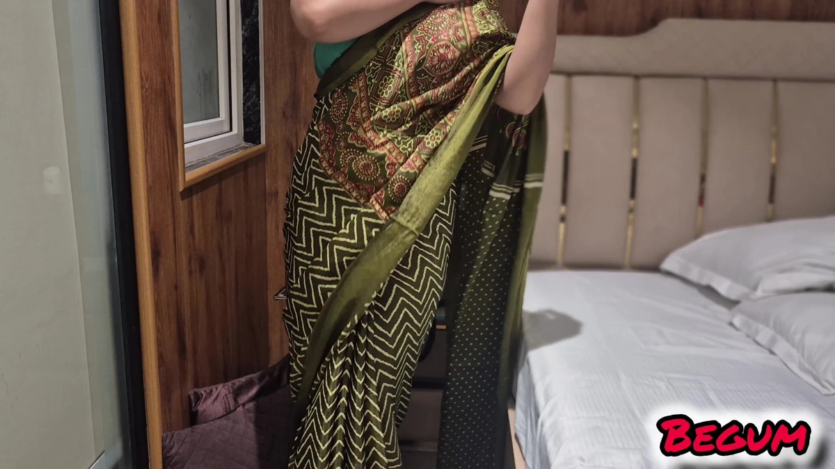 Desi Bhabhi Got Fucked From Behind While Chaging Clothes